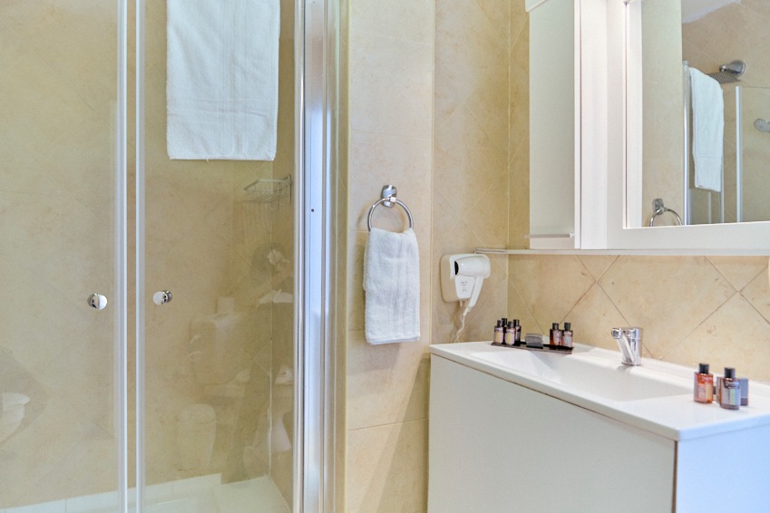 Family Room with Balcony | חדר משפחה עם מרפסת